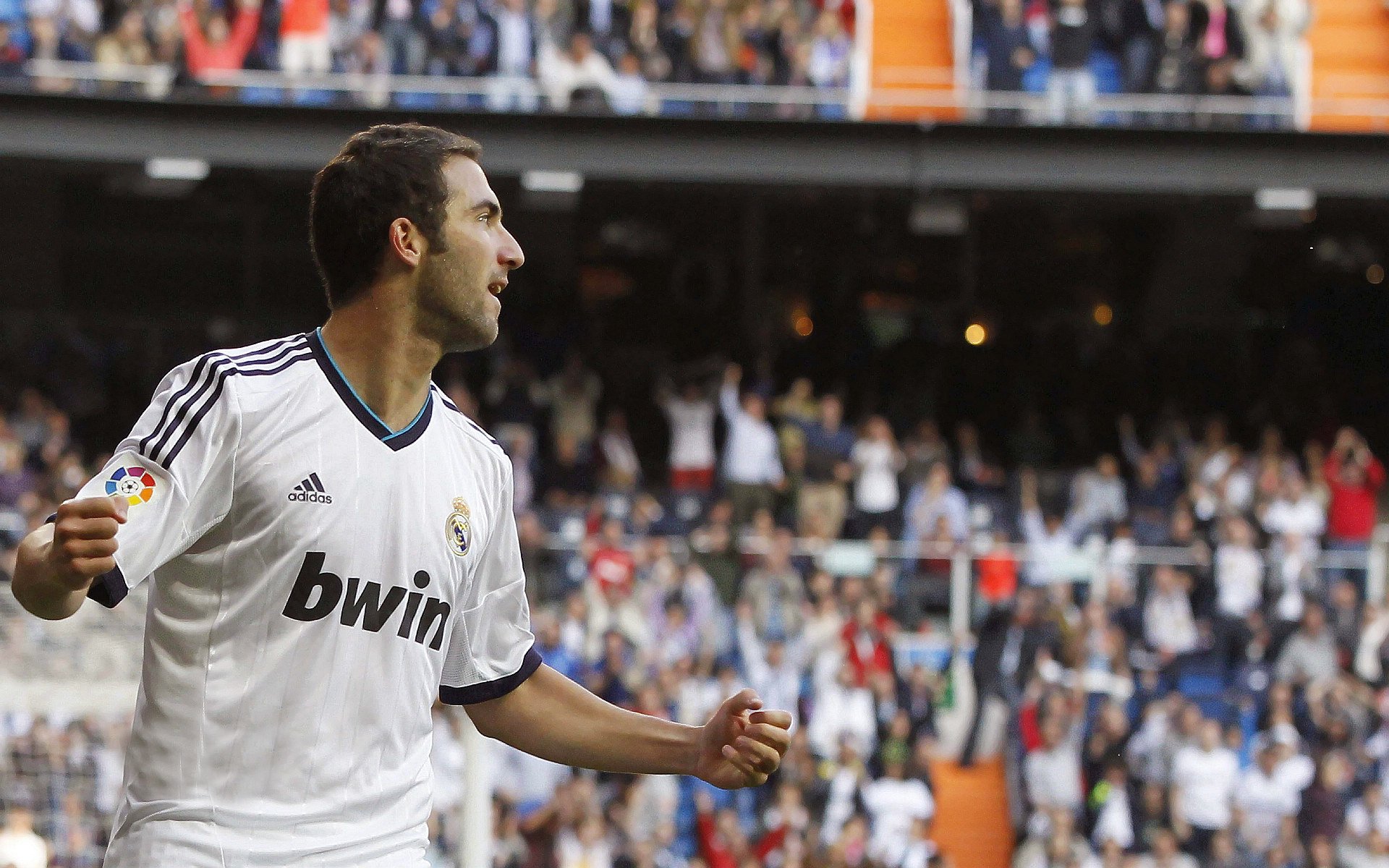 欧冠淘汰赛:天王巨星豪门“对决”,谁能晋级?